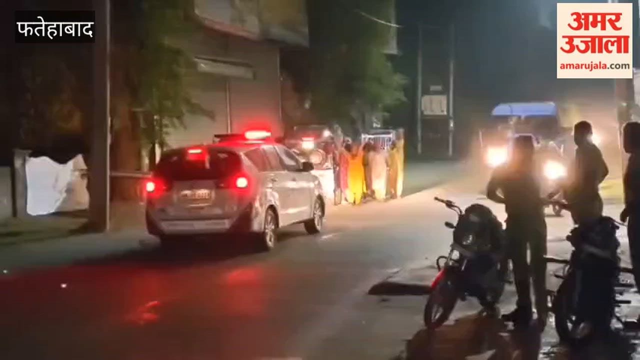 Uproar in Tohana over sanitation issues: Female workers lay down in front of a JCB machine; police detained them by loading them onto a bus.
