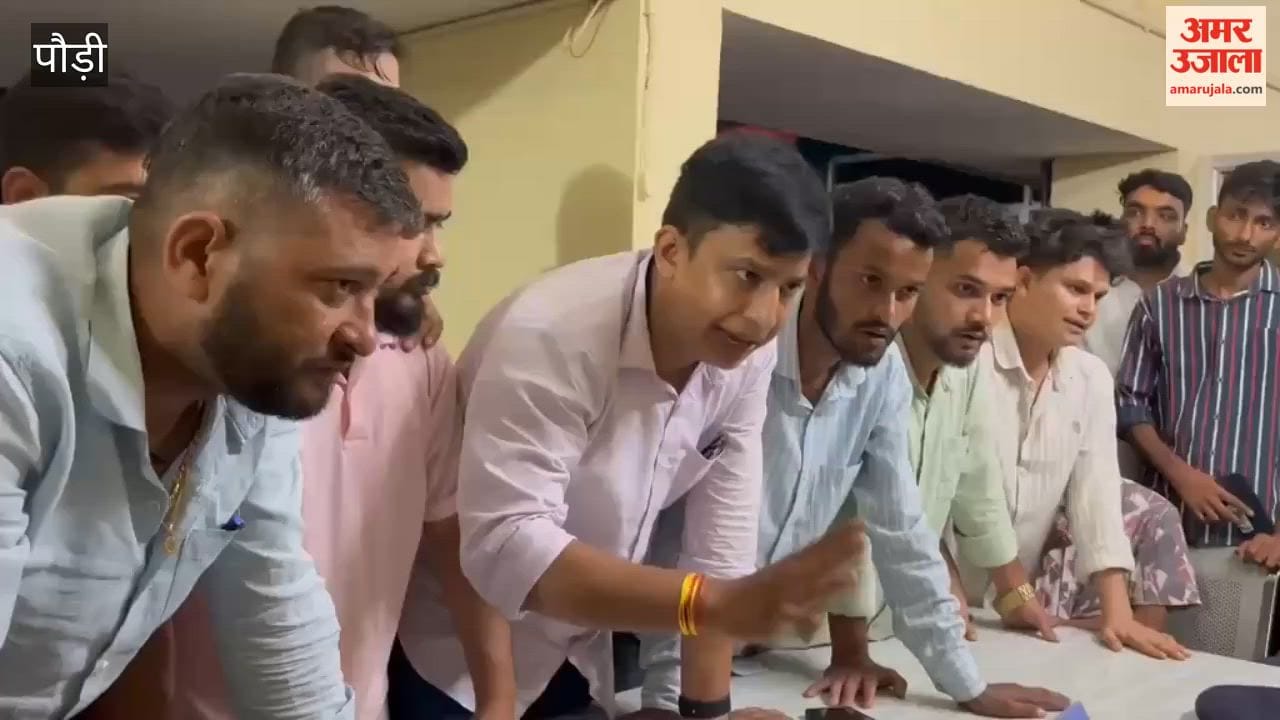 Commotion at Srinagar police station late at night student leaders accuse police of misconduct