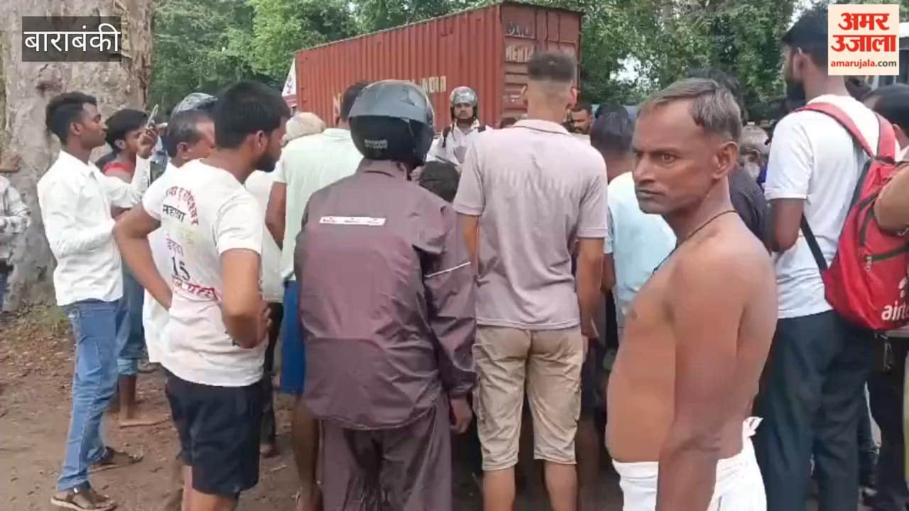 बाराबंकी के मसौली में डंपर और कार की भिड़ंत, पांच लोग घायल