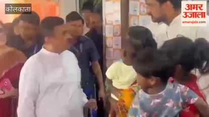 Chief Minister Hears Pavement Dweller’s Plight, Assures Her of Housing
