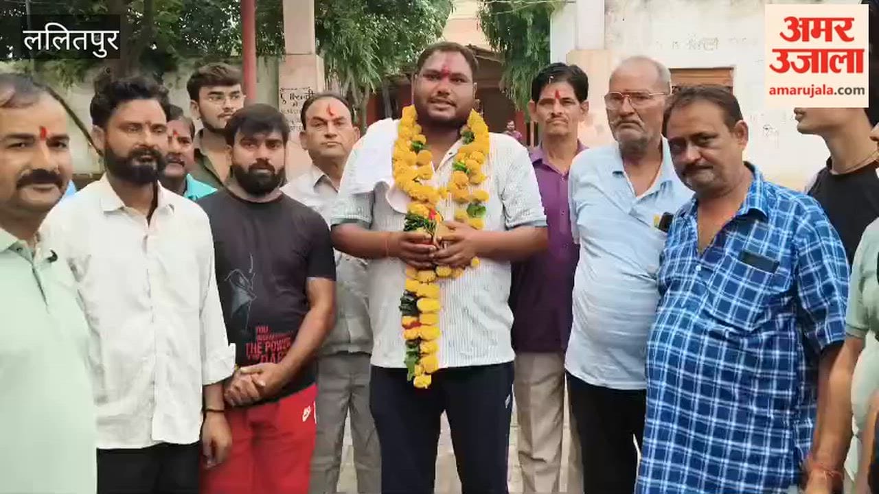 Shivam Gupta, who has embarked on a 2,000-km foot journey, reached Bansi and planted a Kadamba sapling at the Tauriya Temple.