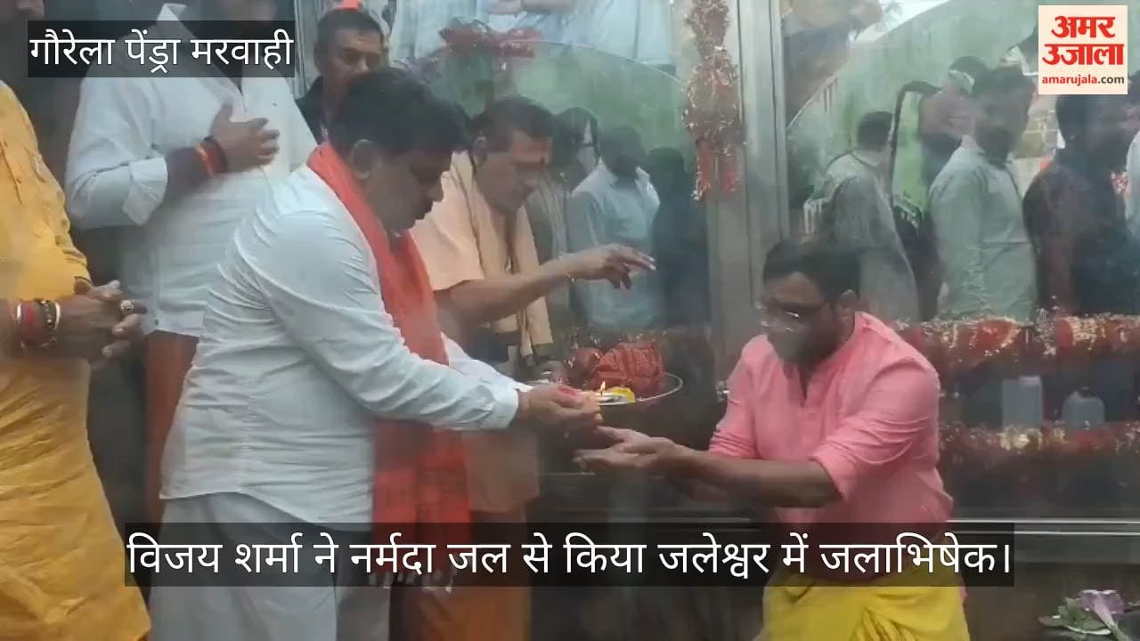 Upon reaching the self-manifested Jwaleshwar Mahadev Temple located on the Chhattisgarh border