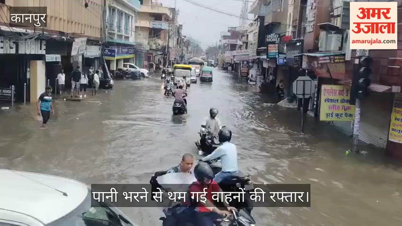 Waterlogging After Rain Causes Traffic Jam at Chawla Market Crossing