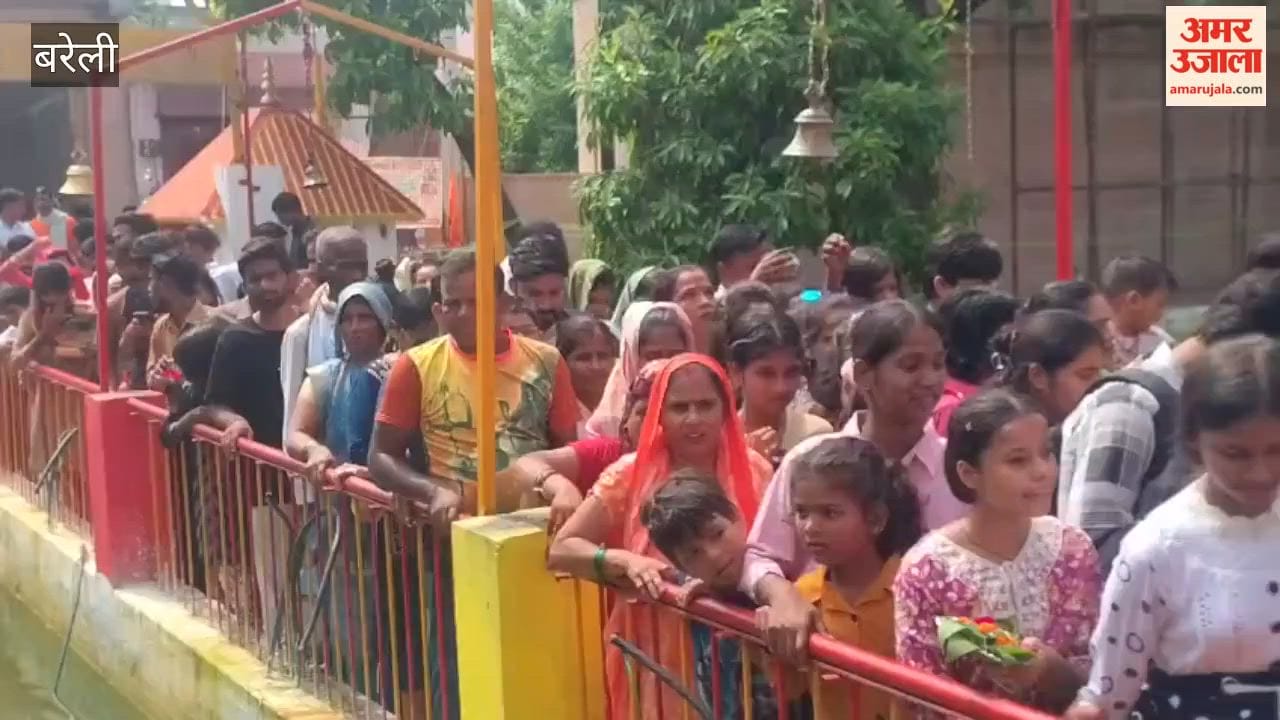 Crowds of devotees throng Bareilly Nath temples
