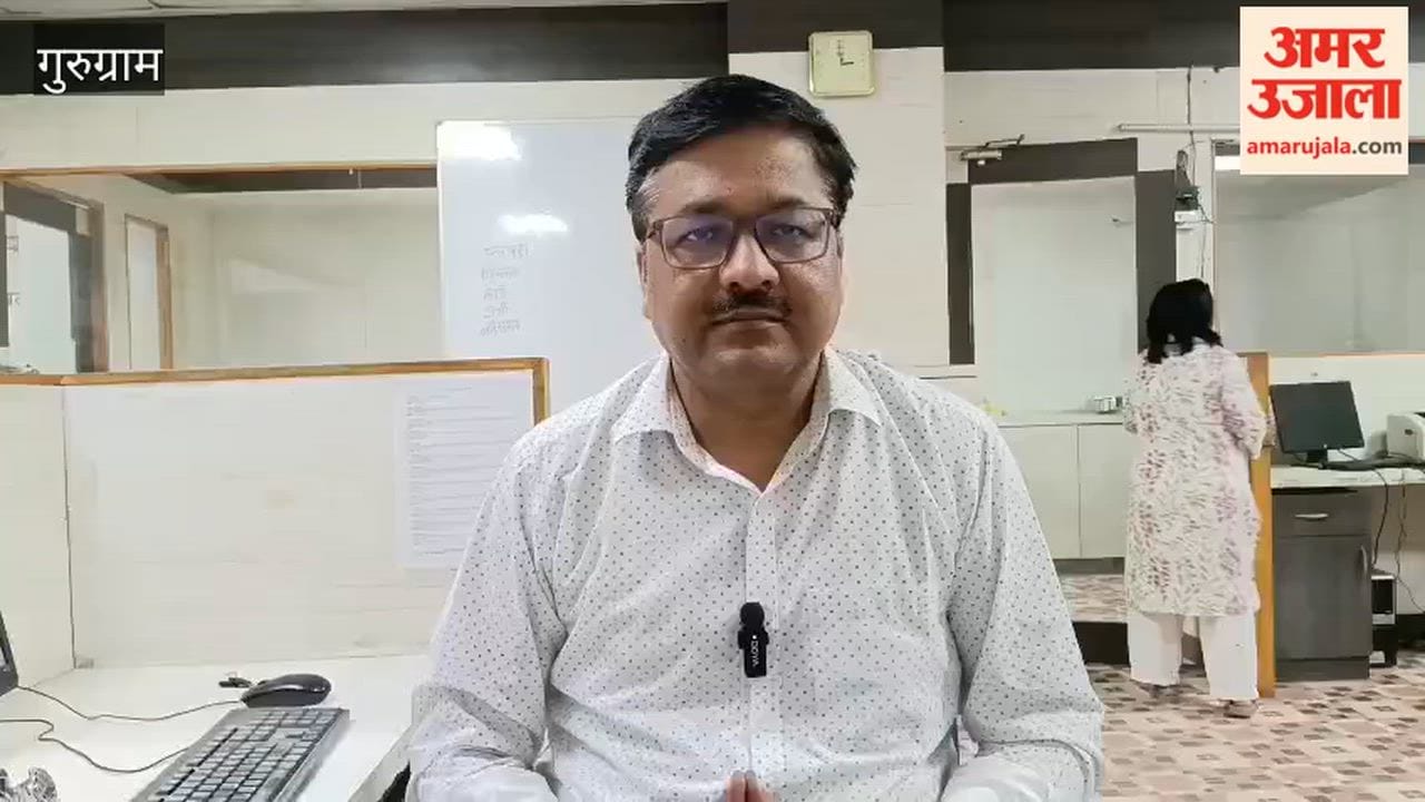 Gurugram: Municipal corporation employees' strike extended by two more days.