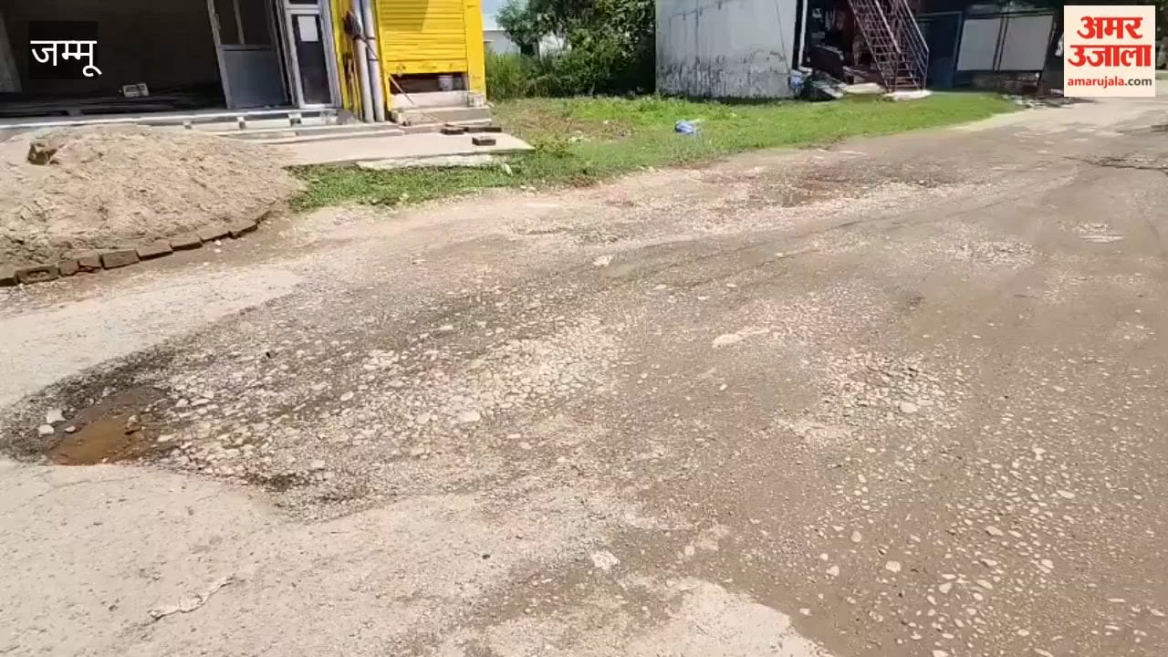 Dilapidated road in RS Pura poses a danger of accidents