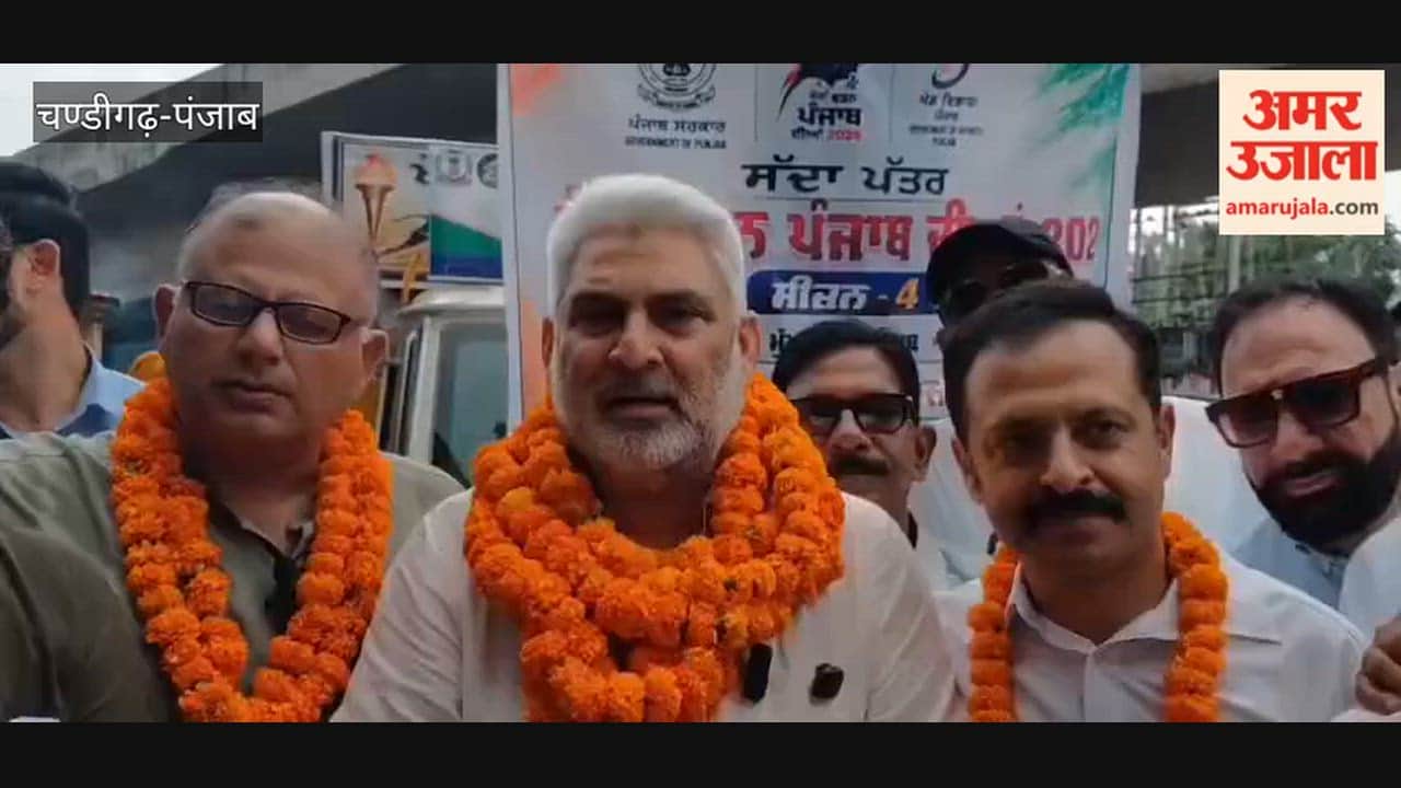 Grand welcome for the 'Khedan Watan Punjab Diyan' torch march in Pathankot.