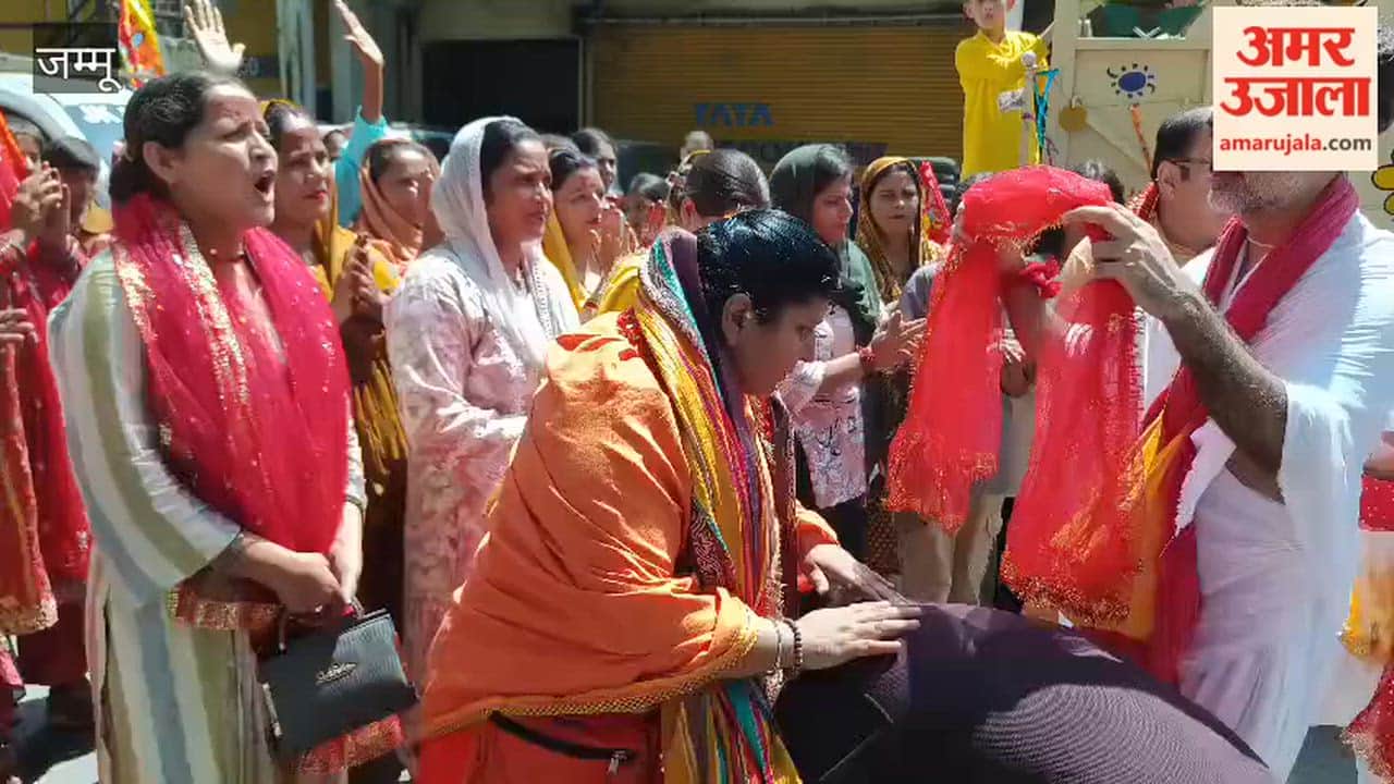Pauni immersed in devotion to Lord Shiva on the last Monday of Sawan