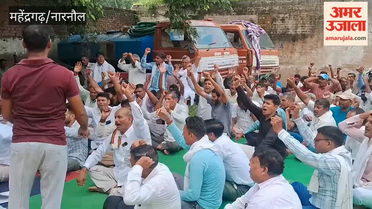 PWD Mechanical Union stages protest in Narnaul over demands.