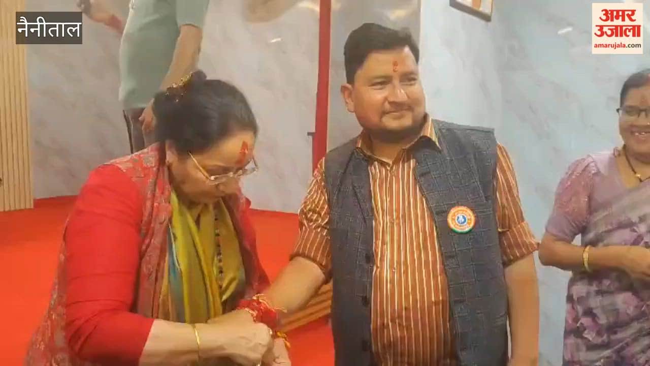 MLA Arya tied Rakhi to Cantt and Tallital police personnel in nainital