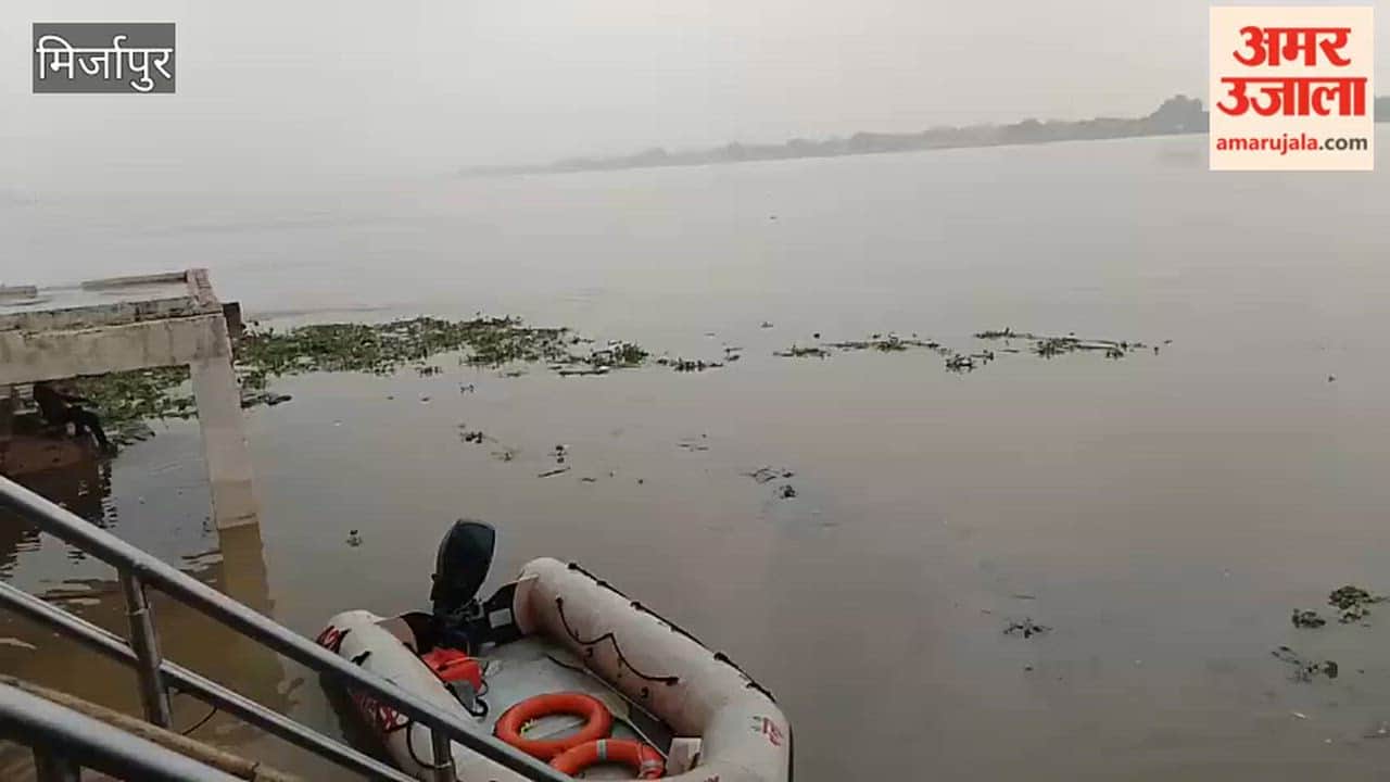 Ganga water level dropping by two centimeters per hour Bariya Ghat