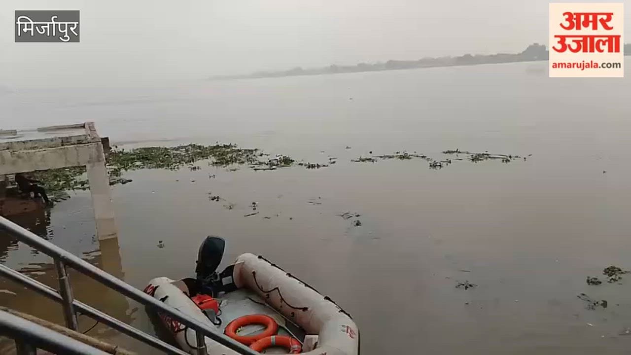 Ganga water level dropping by two centimeters per hour Bariya Ghat