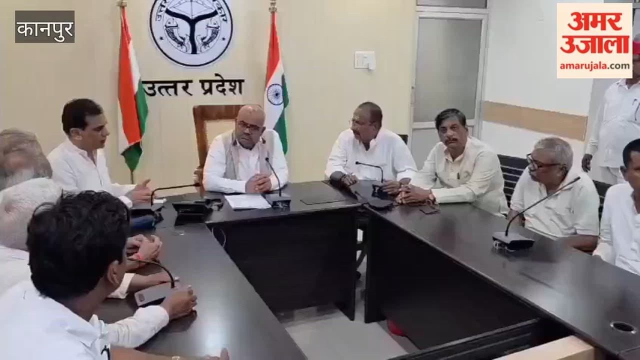 Kanpur: Traders meet District Magistrate and submit memorandum