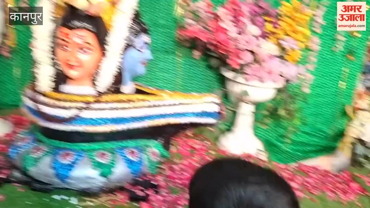 Kanpur: Grand Adornment of Goleshwar Mahadev on the Last Monday of Sawan