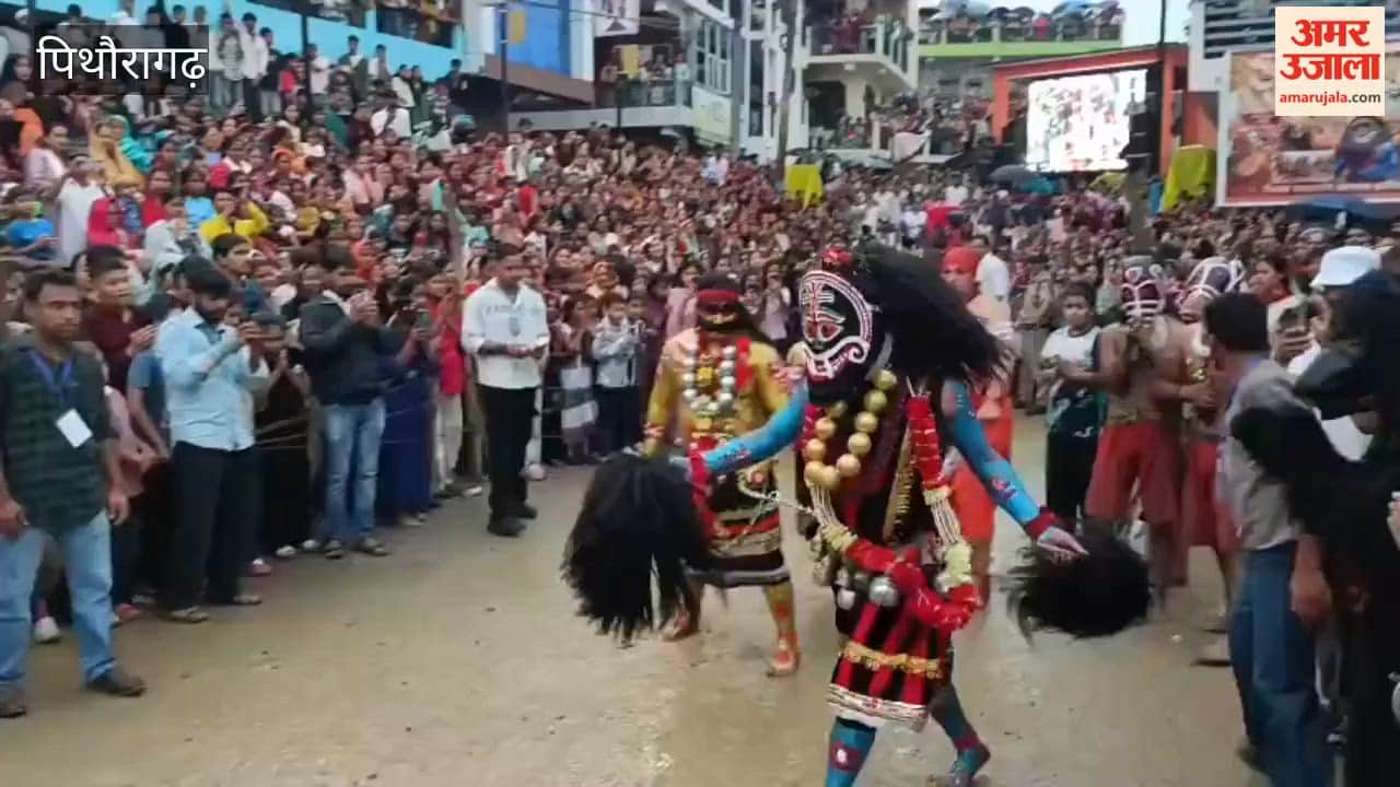 Crowds of devotees flocked to Kumaud to seek the blessings of Lakhiya.