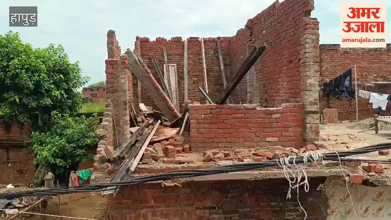 Lintel of house under construction collapses in Hapur