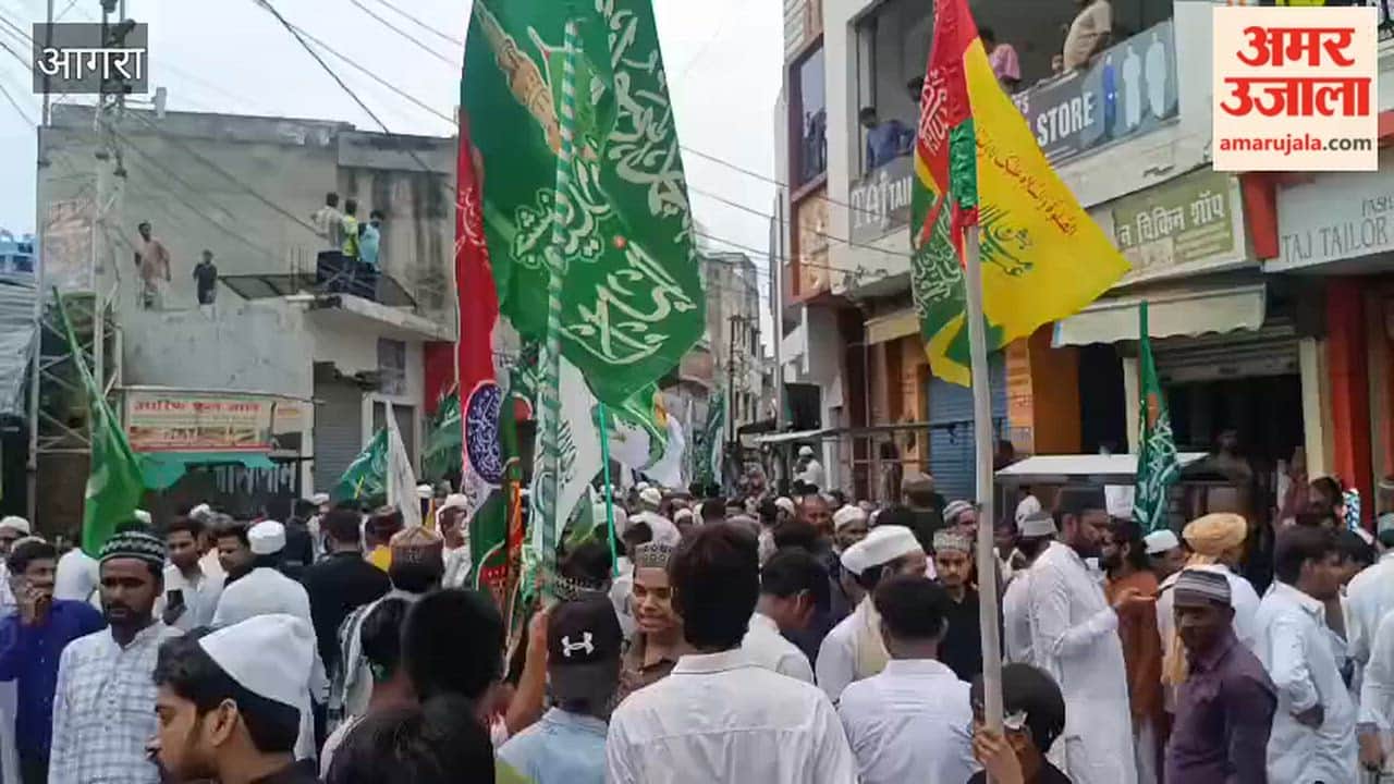 Juloos-e-Mohammadi Taken Out in Kasganj on Eid Milad-un-Nabi