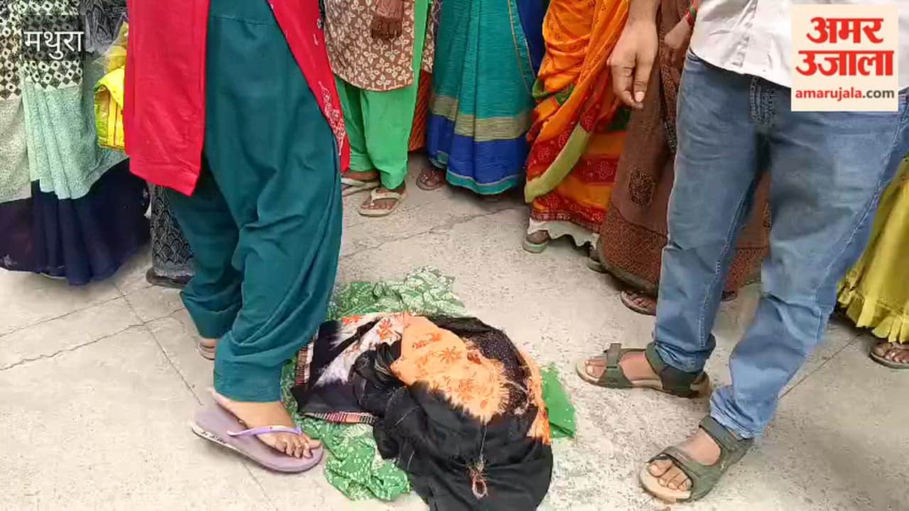Women Allege Old Sarees Were Distributed at Ahilyabai Matri Shakti Scheme Event