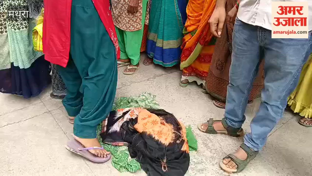 Women Allege Old Sarees Were Distributed at Ahilyabai Matri Shakti Scheme Event