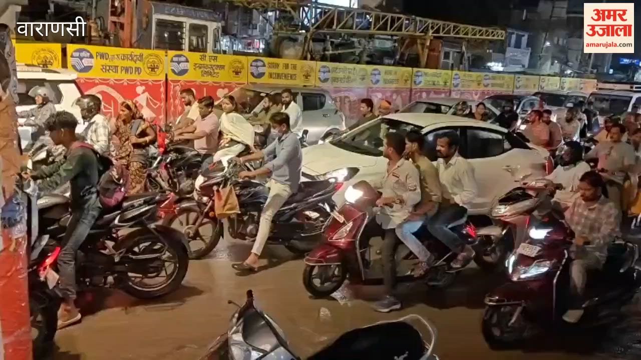 Severe traffic jam in Varanasi seven-kilometer journey takes two half hours