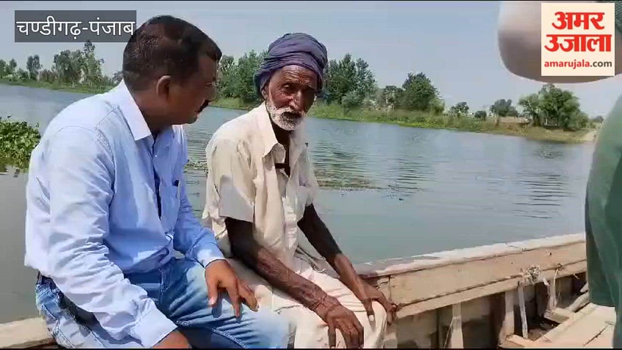 Smugglers become active as soon as the water level in the Sutlej rises; unfenced points turn into smuggling routes.