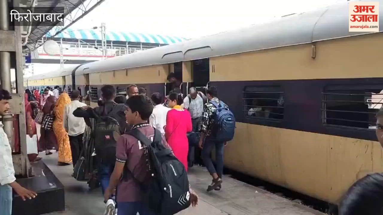 Heavy Rush at Tundla Junction and Bus Stand on Raksha Bandhan, Several Passengers Missed Trains