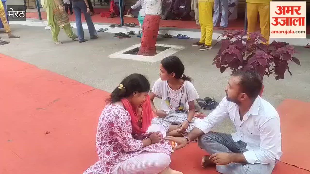 Meerut: Sisters arrive at the district jail to tie Rakhis to their brothers; tears well up in their eyes.