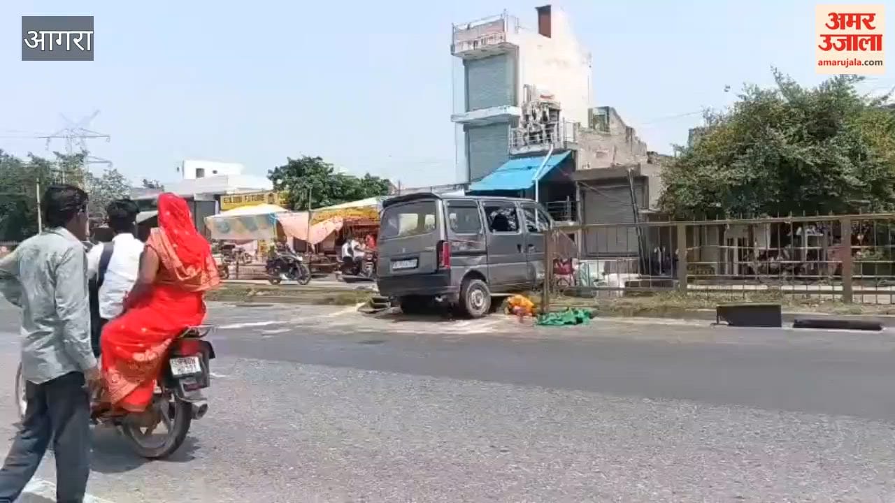 Trailer Collides with Eco Car on Gwalior Highway Six Seriously Injured