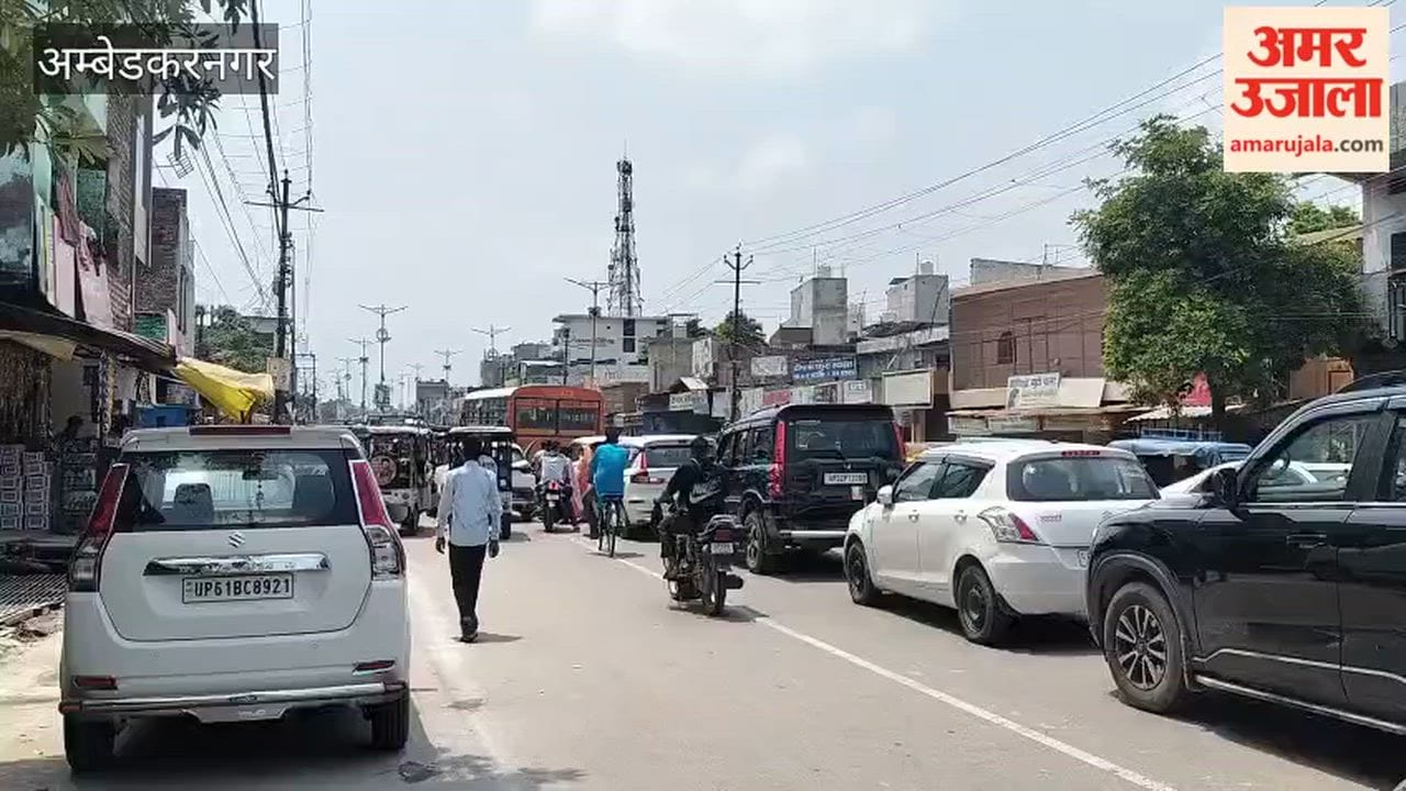 अंबेडकरनगर में राखी बांधने घरों से निकलीं बहनें, मुफ्त बस सेवा का मिला लाभ