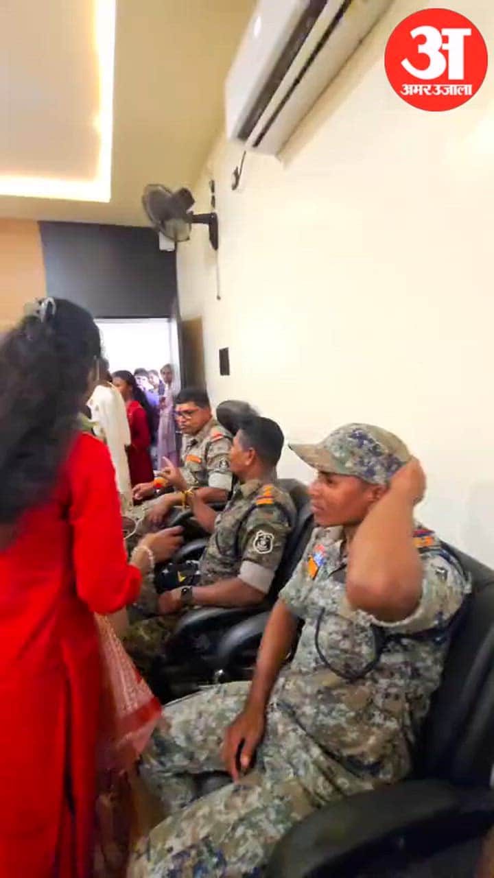 Female personnel of the Bastar Fighters DRG celebrated Raksha Bandhan by tying Rakhis to DRG personnel.