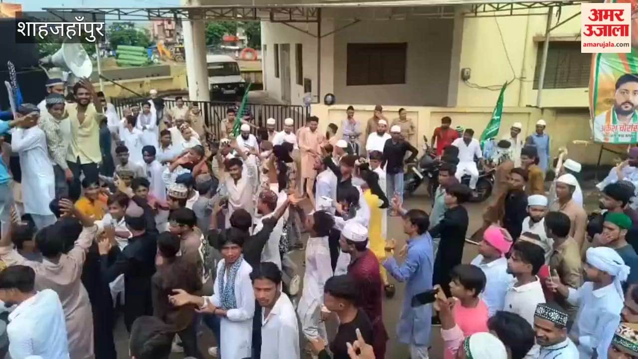 procession taken out on Eid-e-Milad-un-Nabi in Shahjahanpur