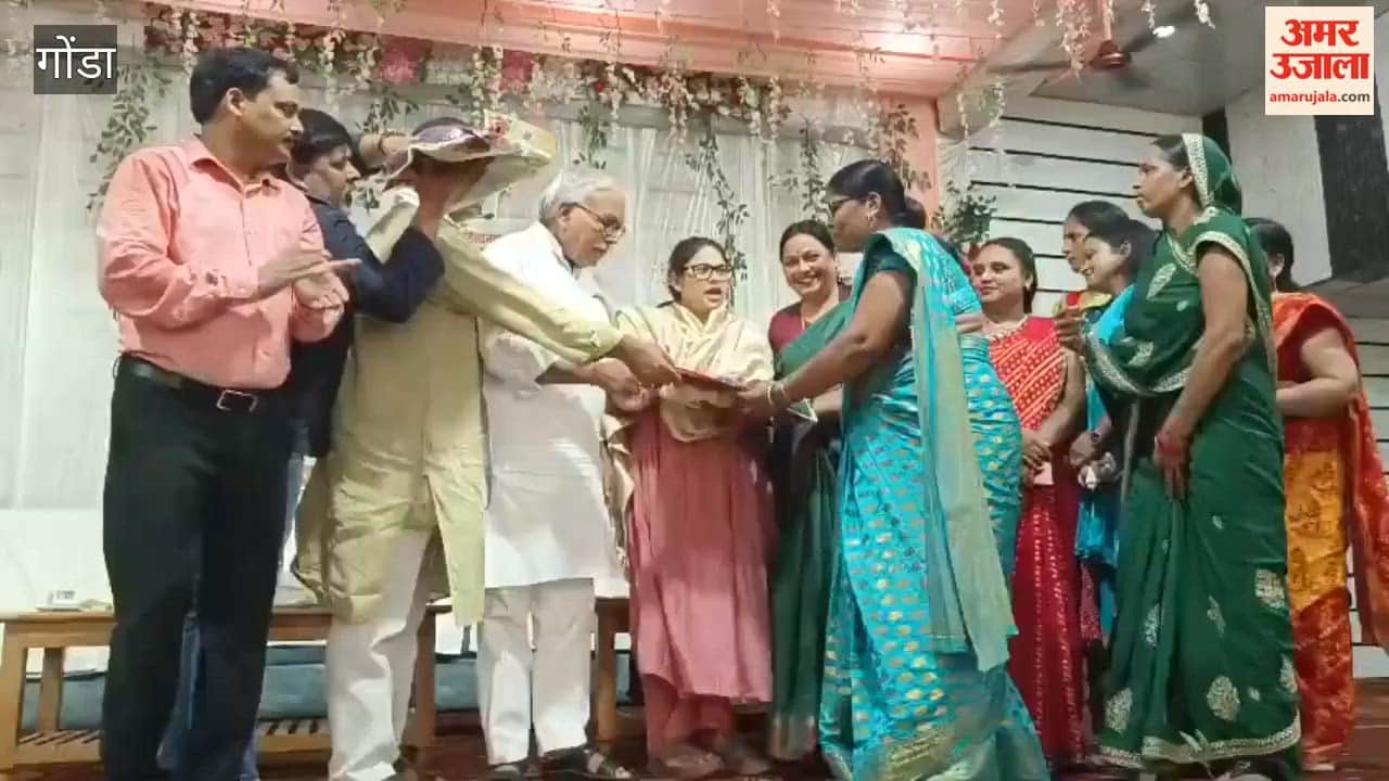 गोंडा: 700 से अधिक महिलाओं को बांटी साड़ी, मातृशक्ति यात्रा योजना का शुभारंभ