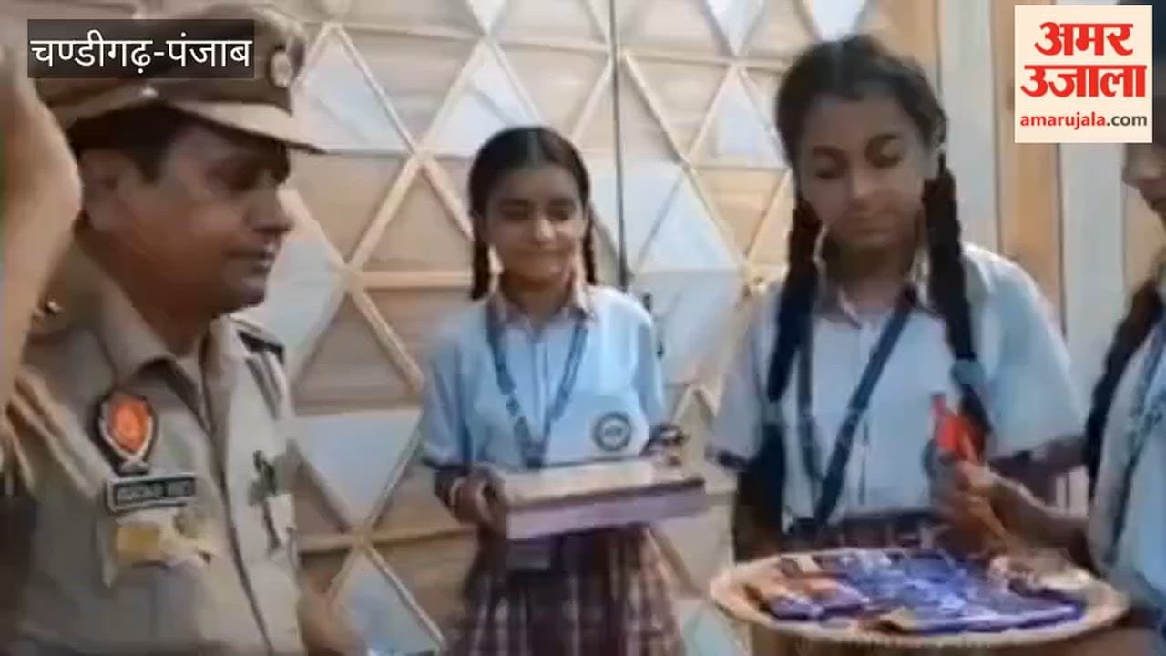 In Firozpur, school children tied Rakhis to police personnel on the occasion of Raksha Bandhan.