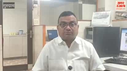Municipal employees' strike extended by four days; government accused of reneging on promises.