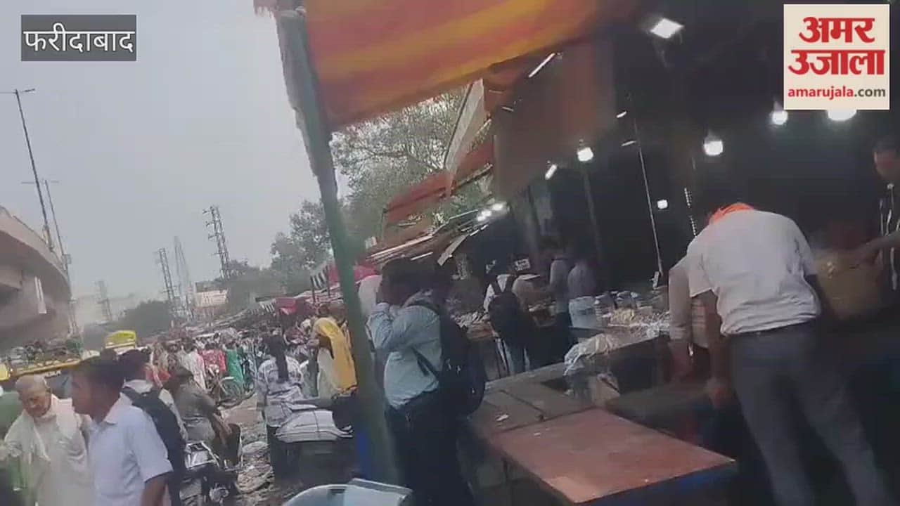 Huge crowds of travelers at Ballabhgarh bus depot for Raksha Bandhan