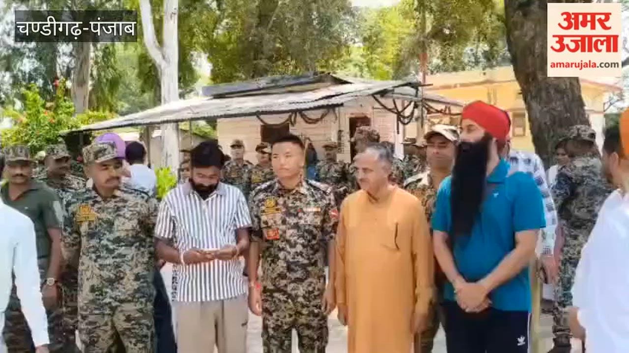 Rakhi tied to BSF soldiers at Hussainiwala Border; Vidya Bharati General Secretary sets an example of brotherhood.