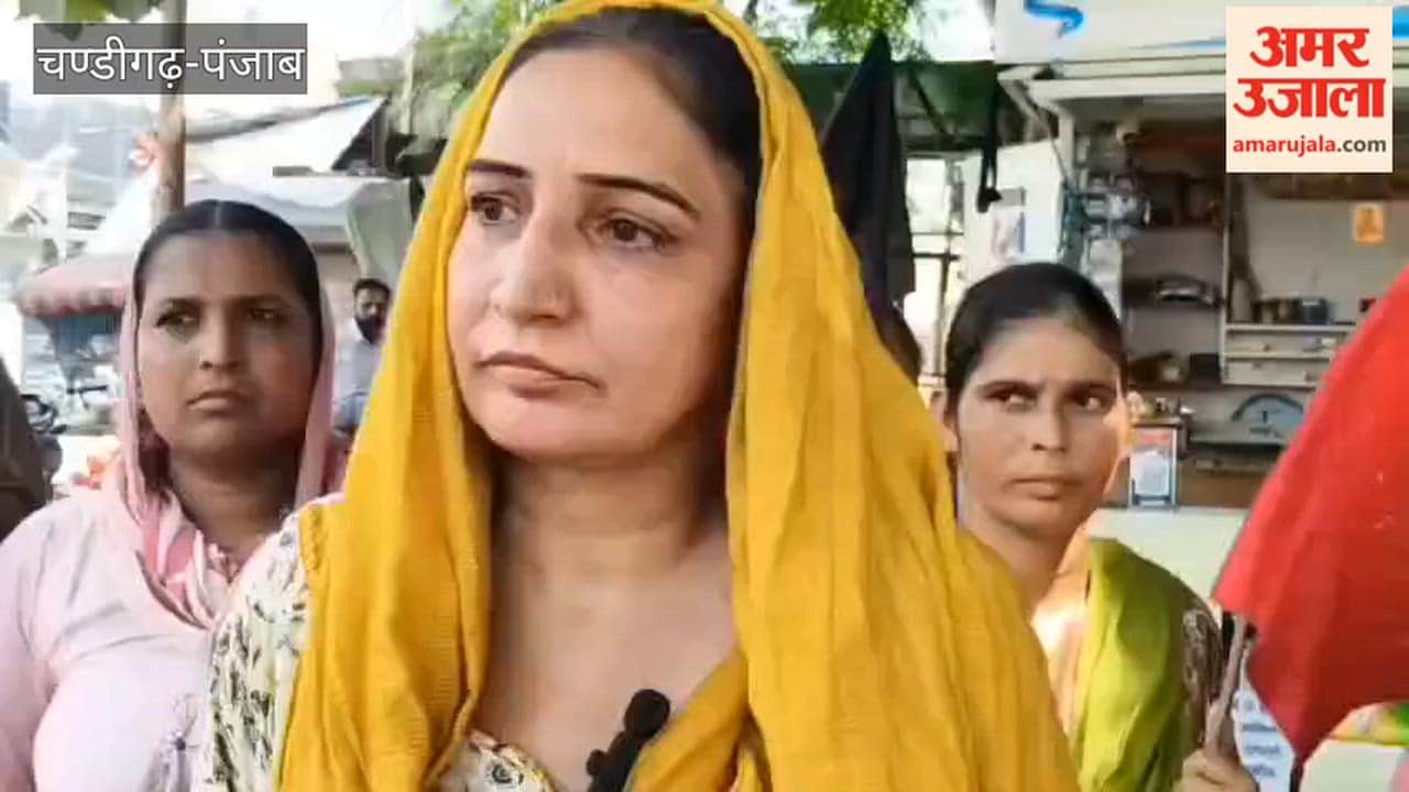 Health workers staged a protest against the government at Ferozepur Civil Hospital.