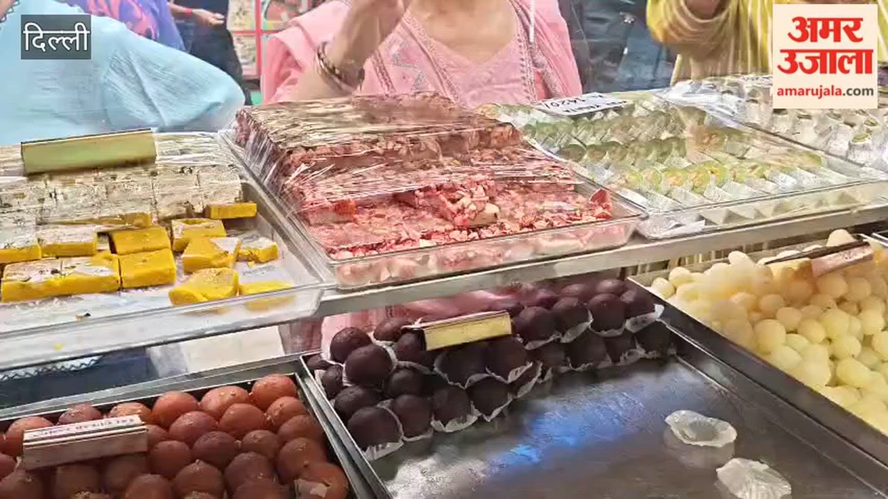 Crowds throng Sarojini Nagar Market to buy sweets for Raksha Bandhan