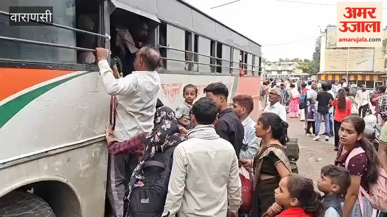 Crowd of women heading out to tie Rakhis at bus station