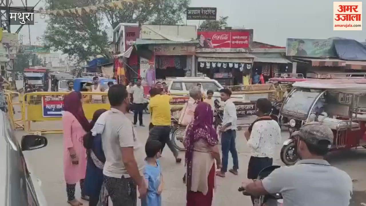Drivers clashed after collision between car and an e-rickshaw