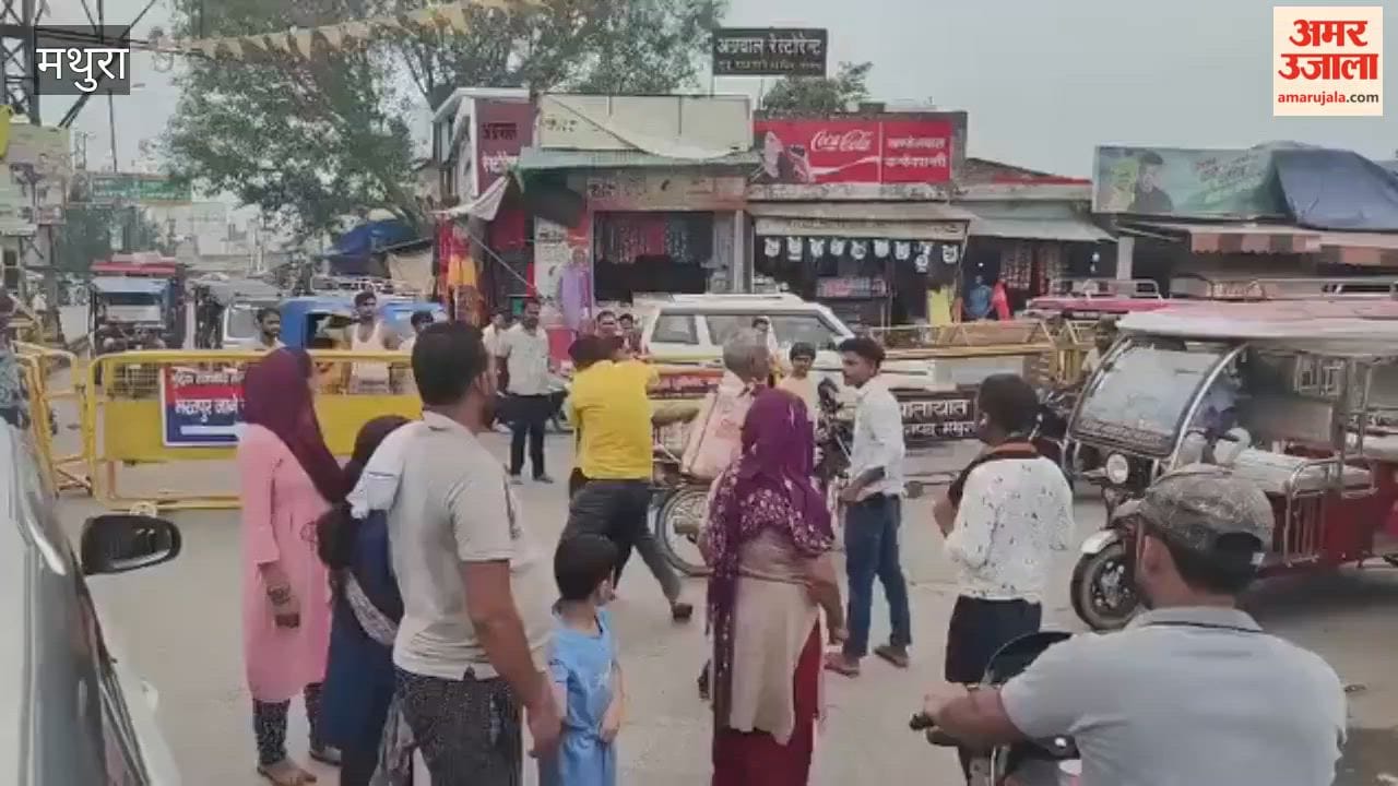 Drivers clashed after collision between car and an e-rickshaw