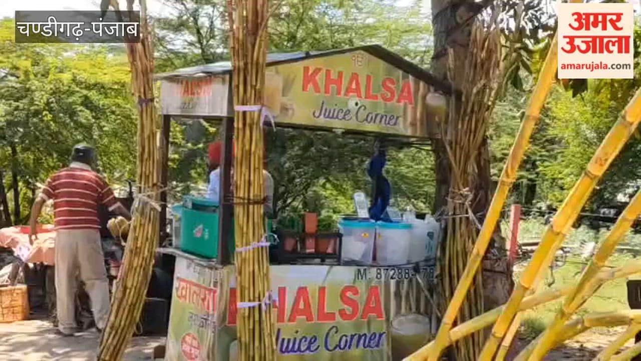 Twin brothers selling sugarcane juice in Ferozepur Cantonment have become a center of attraction.