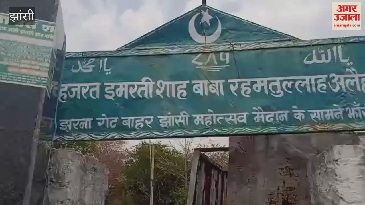 Bulldozers were used to demolish illegal shrines built on government land, and the JDA took action near Muktakashi Manch.