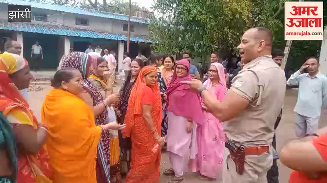 Smart meters become a headache for consumers, commotion at XEN office in Sukwan-Dhukwan Colony