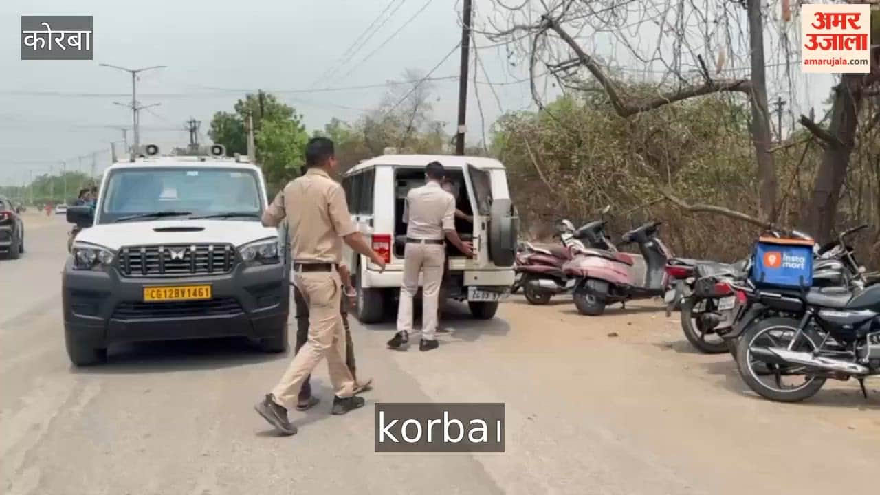 Car Driven by Three Drunken Youths Crashes into Mobile Shop Shop Suffers Extensive Damage in Korba