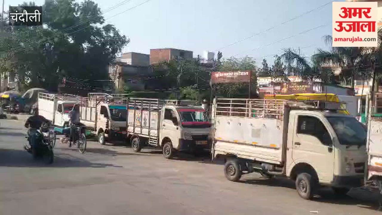 Illegal Stand Operating for 5 Years at the Gates of Mughalsarai Police Station and Main Fire Office