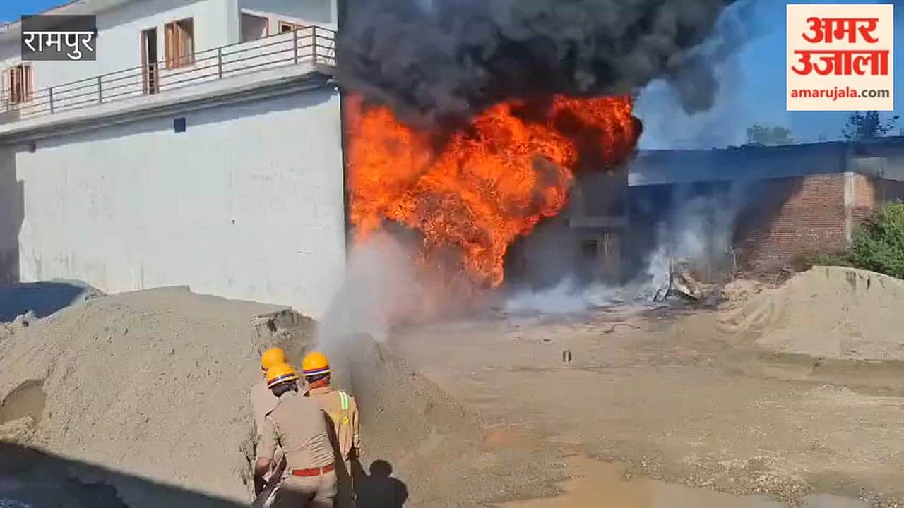 Fire at Plastic Warehouse; Fire Brigade Brings It Under Control in Two Hours