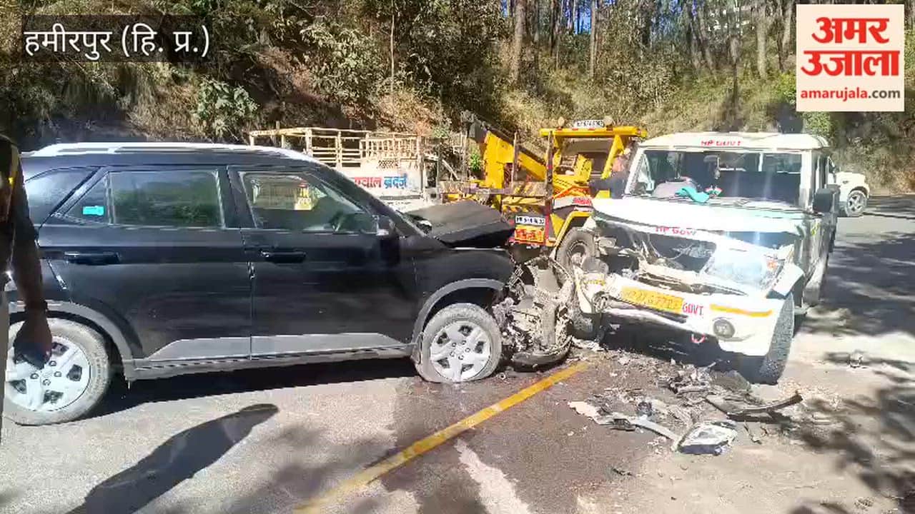 Hamirpur: Two Vehicles Collide Near Trolley Stand; Three Sustain Minor Injuries; Police Initiate Investigation