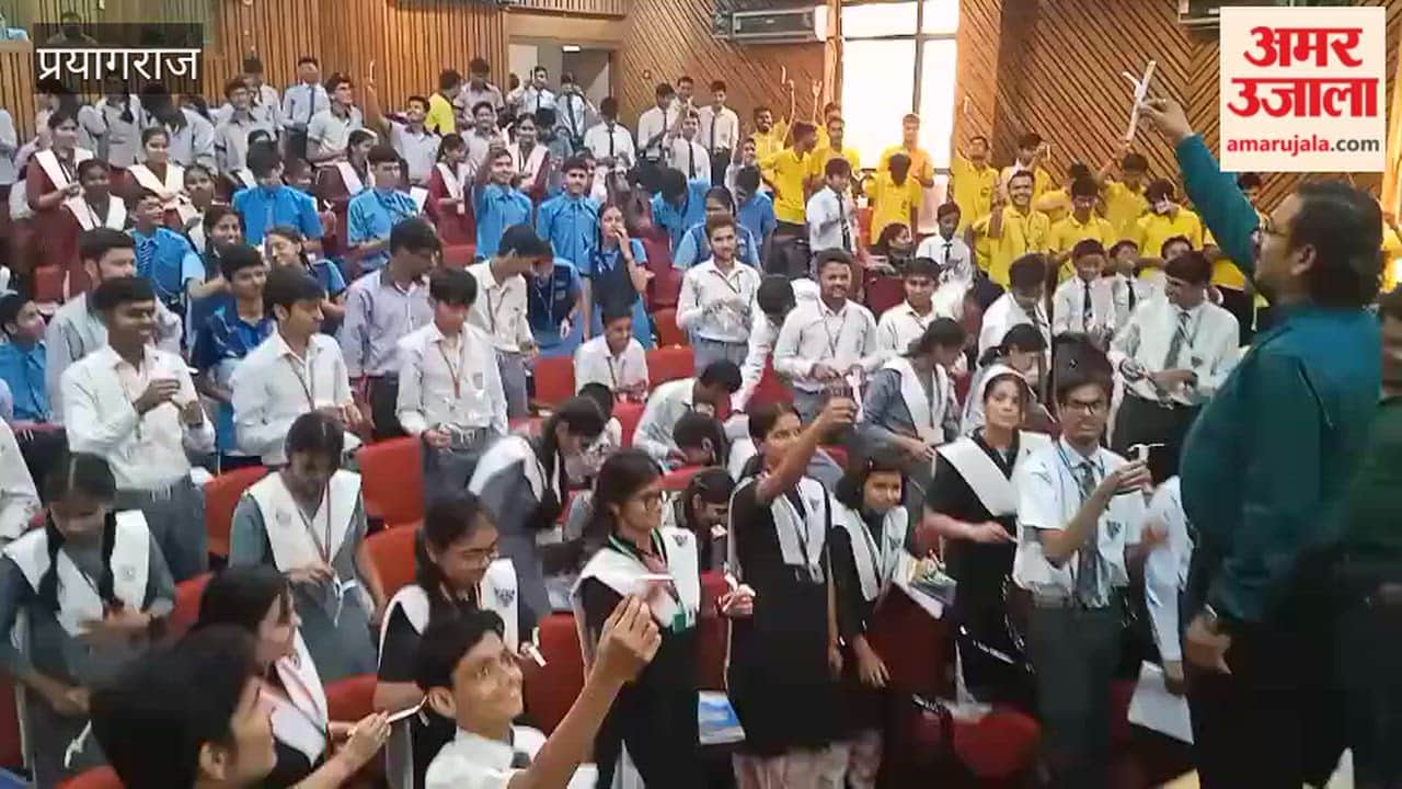 Experts explained the nuances of science to children and showed the impact of science on nature.