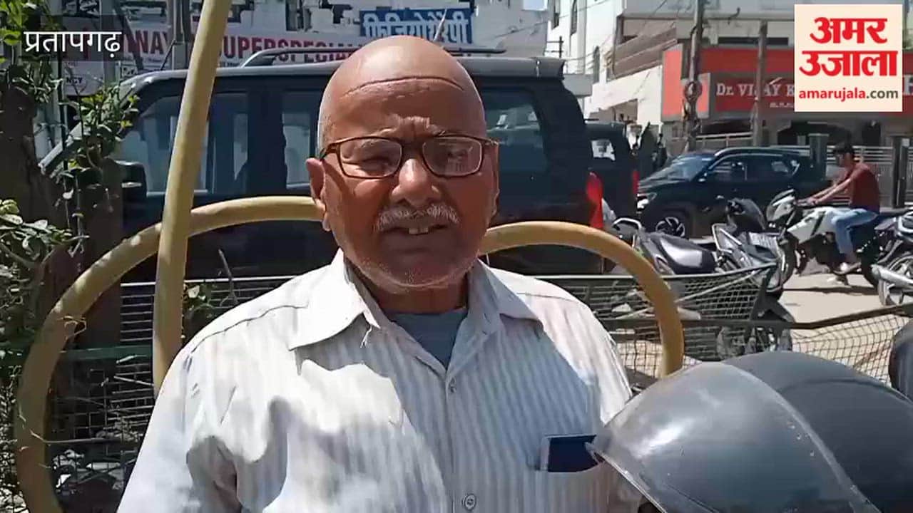 After Bailey Hospital, a huge crowd gathered for LPG gas, accusing the gas agency of arbitrariness.